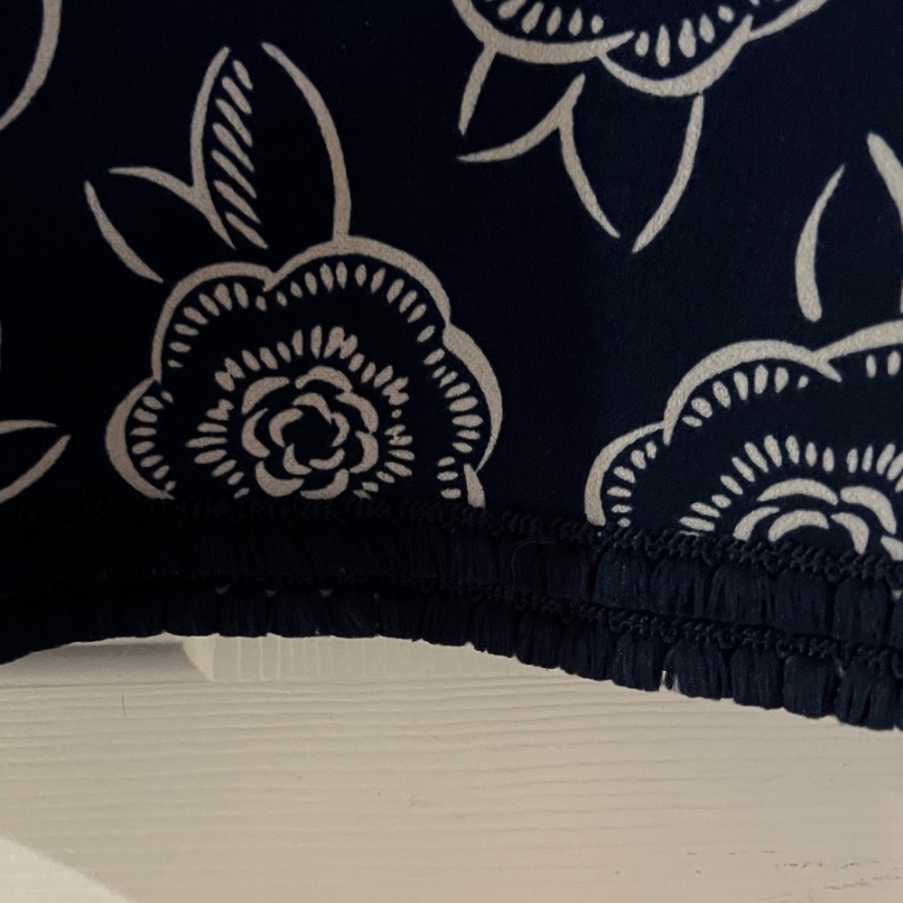 Ann Taylor Black and White Floral Sleeveless Top - Picture 5 of 5